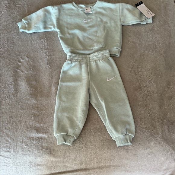 Nike Kids' Mint Green Sweatshirt and Jogger Set nwt - Picture 6 of 8